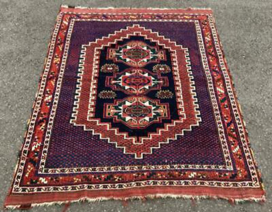 FINE EARLY 20TH CENTURY MIDDLE EASTERN RUG INTERESTING DESIGN & COLOURS