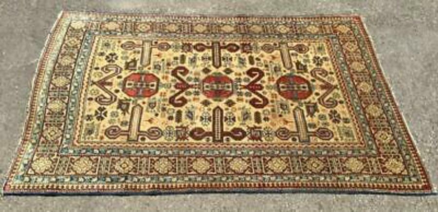 FINE QUALITY VINTAGE HAND MADE CAUCASIAN RUG TRADITIONAL RAMS HORN DESIGN
