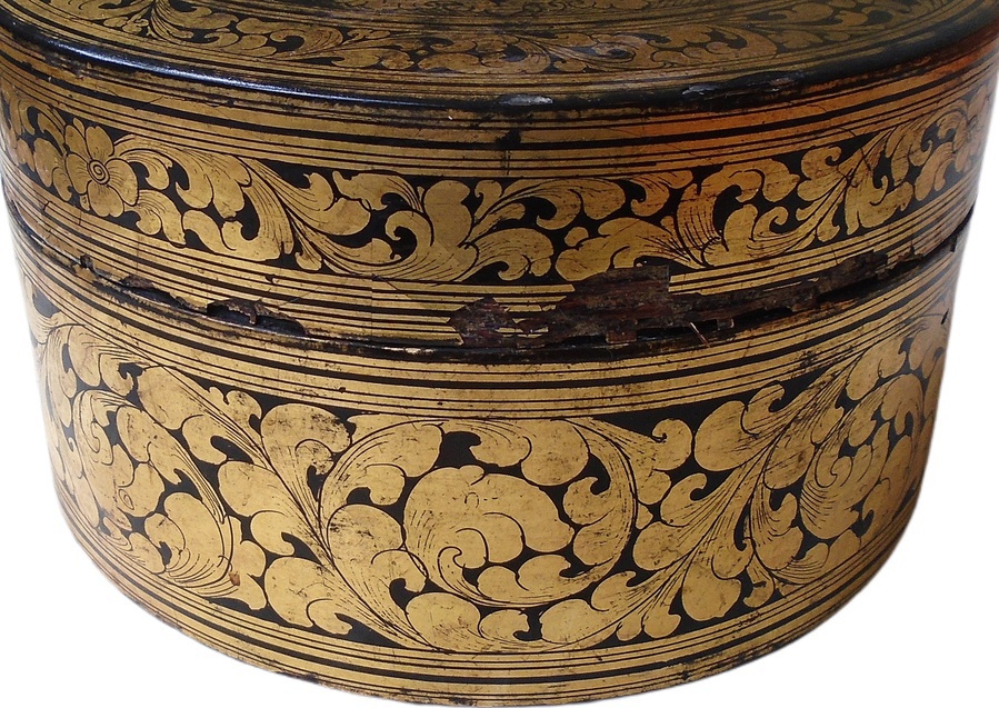 Antique Early 20th Century Antique Burmese Shwe Zawa Lacquerware Betel Box