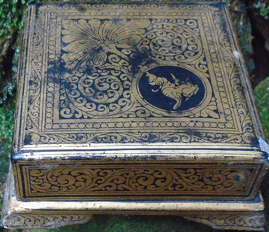 Early 20th Century Burmese Shwe Zawa Lacquerware Box