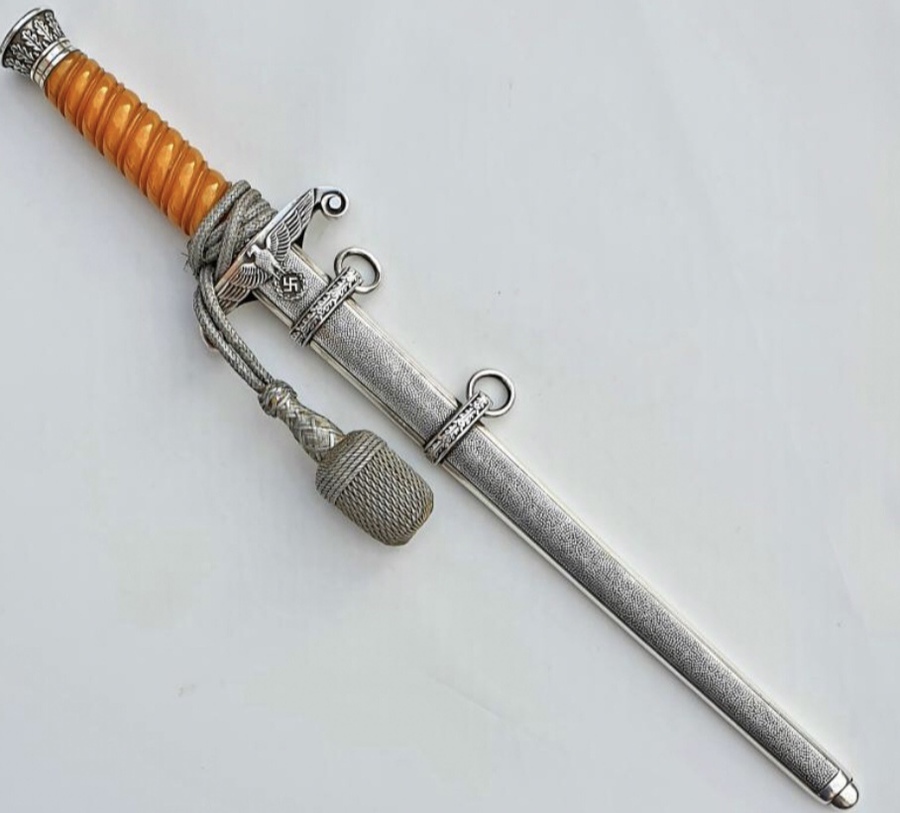 SUPERB GERMAN ARMY OFFICERS DAGGER WITH GLASS GRIP BY CARL EICKHORN COMPLETE WITH KNOT