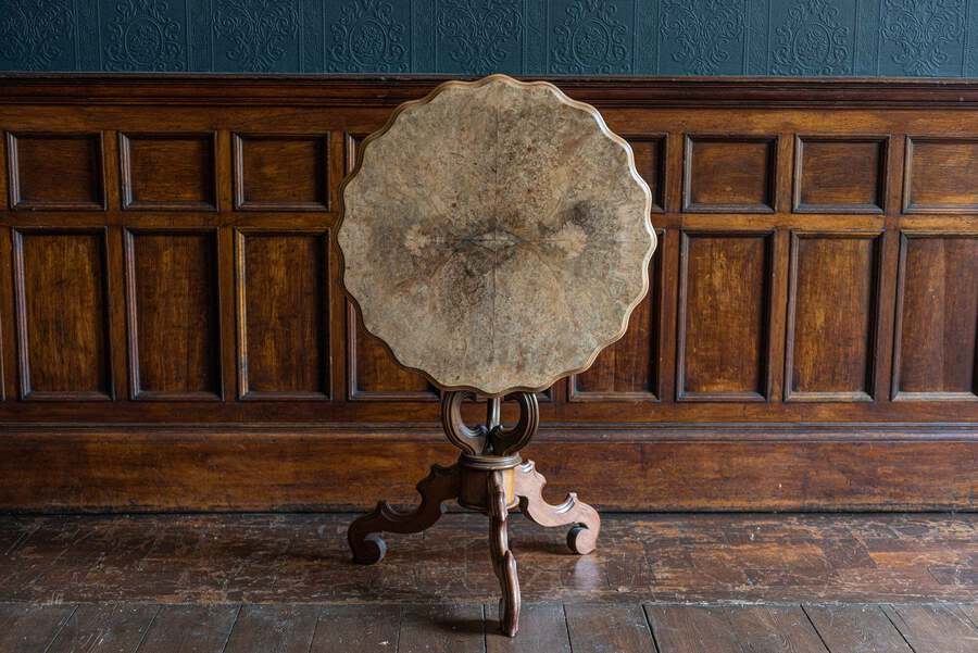 Antique 19th Century Walnut Tilt-Top Centre Table
