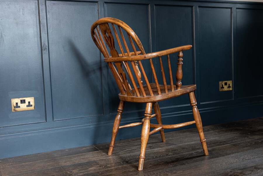 Antique English 19th Century Windsor Chair