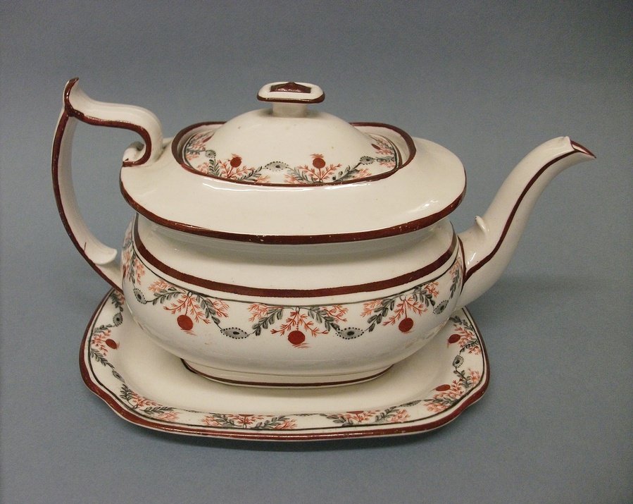 Miles Mason London Shape Teapot & Stand, c.1815-20