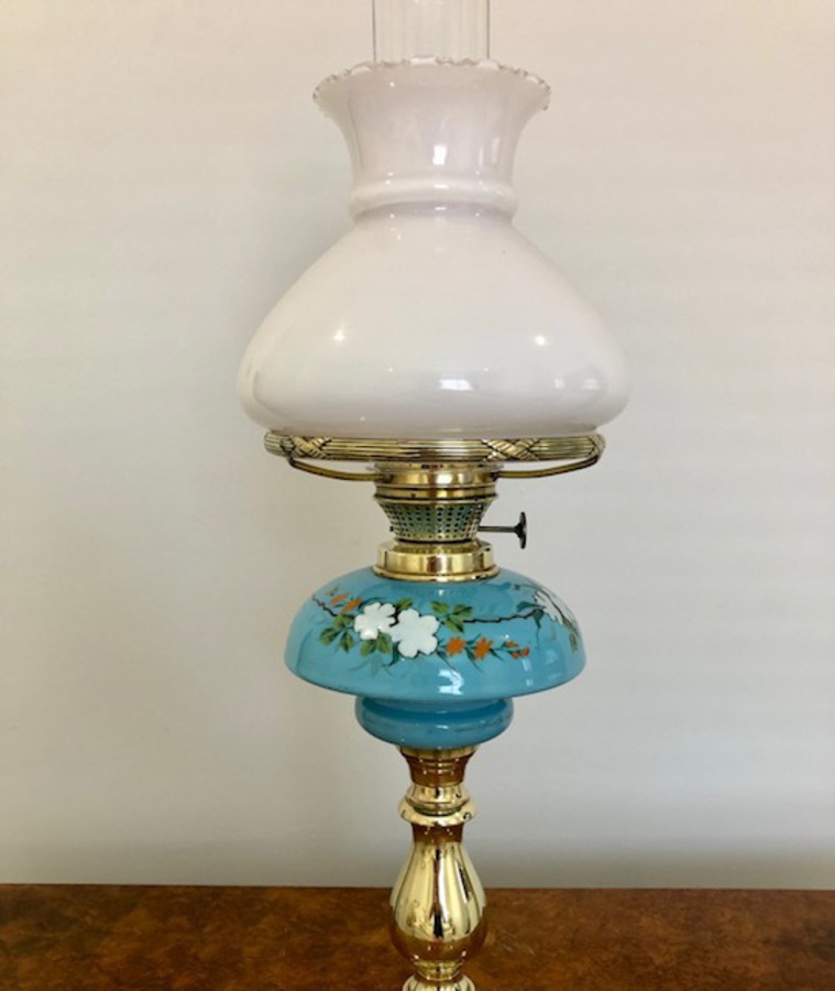 Antique Quality Antique Victorian Brass Oil lamp