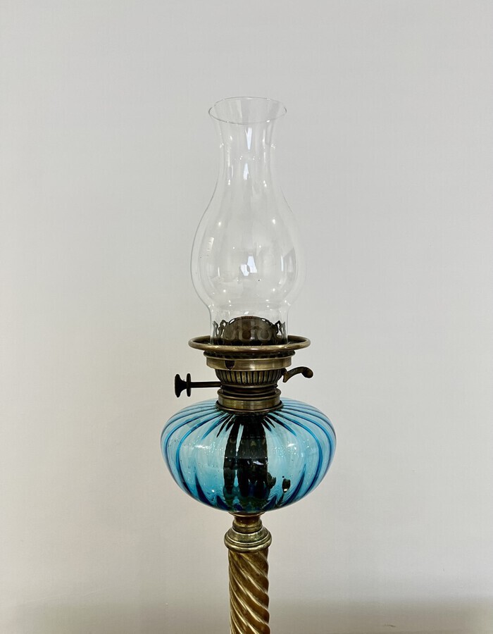 Antique Quality antique Victorian oil lamp 