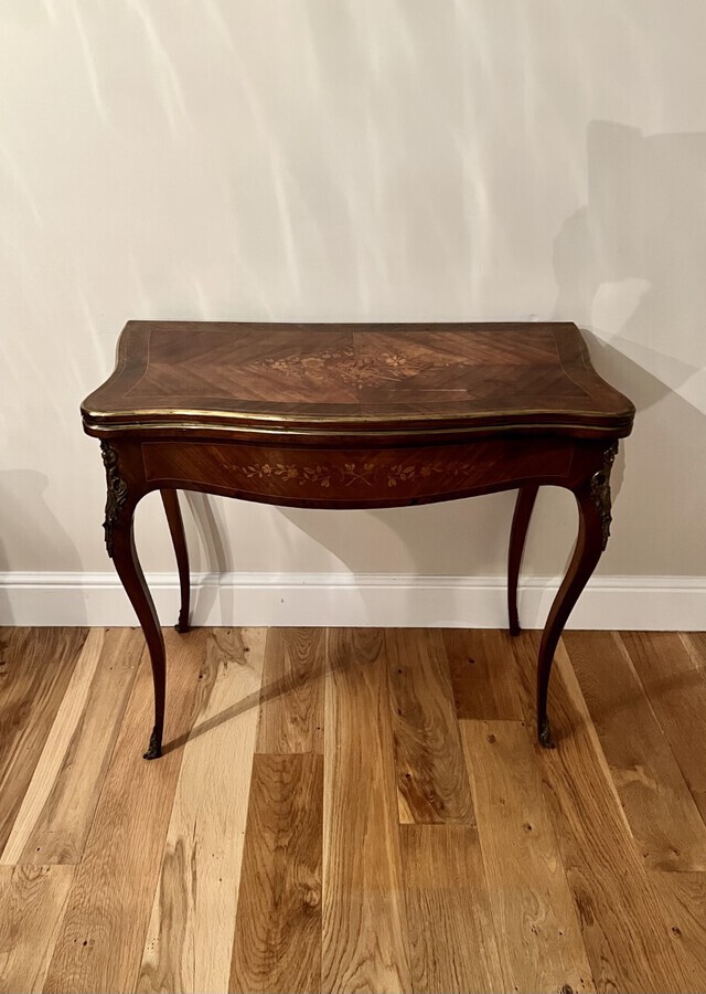 Antique French quality kingwood marquetry inlaid ormolu mounted card table