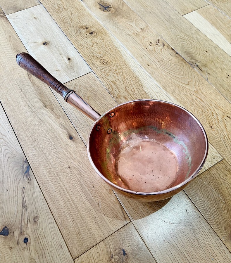 Antique Large unusual antique quality George III copper pan 