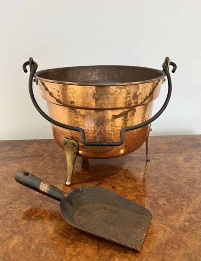 Antique ANTIQUE VICTORIAN QUALITY COPPER COAL BUCKET