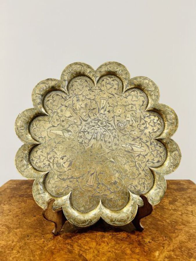Antique LARGE ANTIQUE VICTORIAN QUALITY BRASS ENGRAVED TRAY