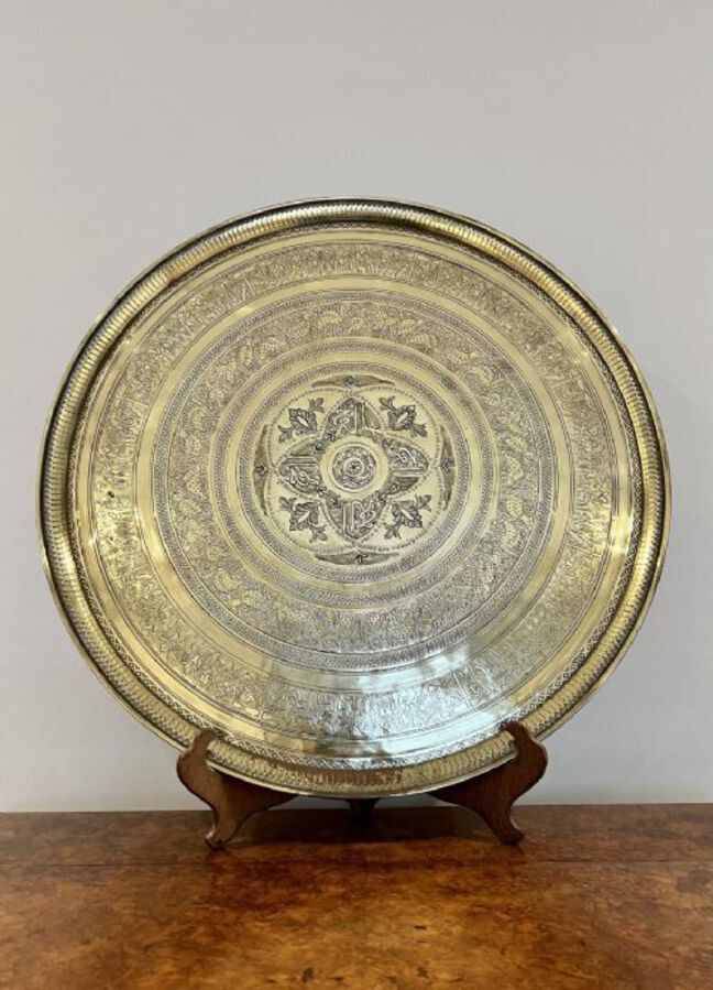 LARGE ANTIQUE VICTORIAN QUALITY ENGRAVED CIRCULAR MIXED METAL TRAY