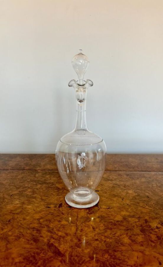 ELEGANT ANTIQUE VICTORIAN QUALITY GLASS DECANTER