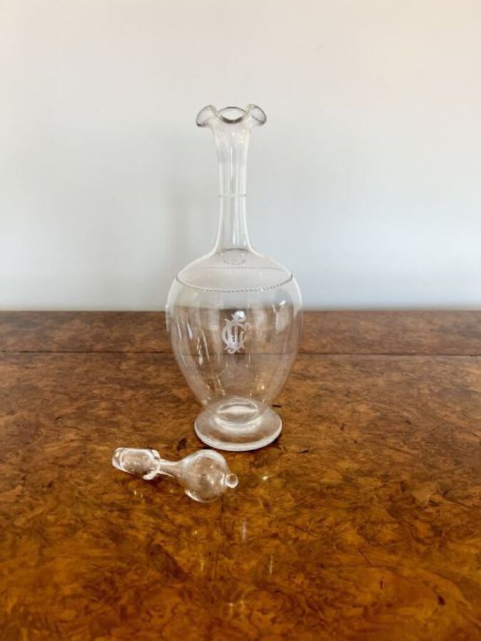 Antique ELEGANT ANTIQUE VICTORIAN QUALITY GLASS DECANTER