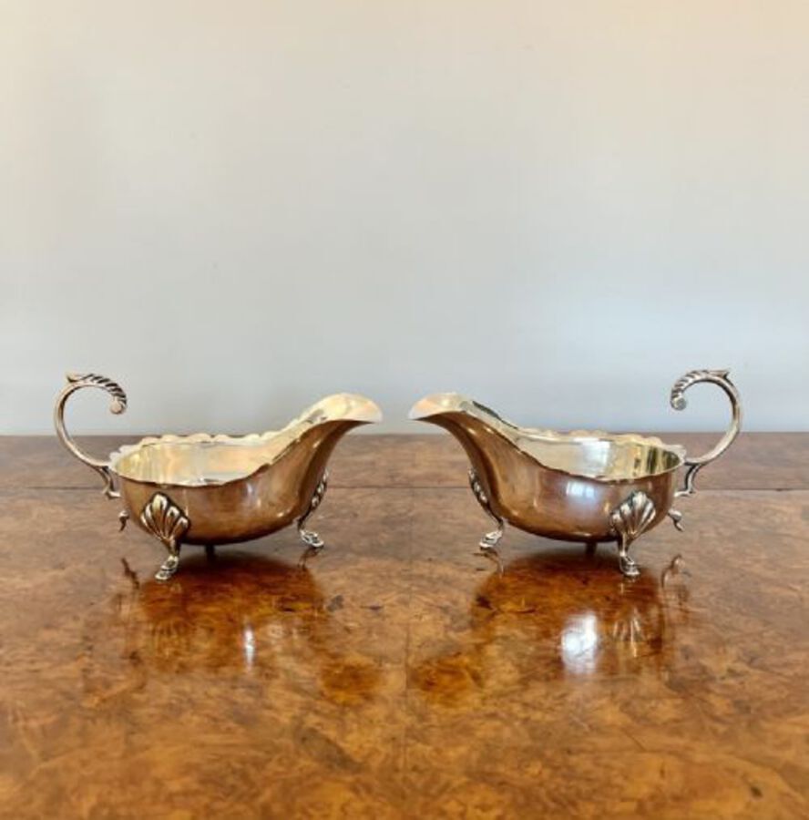 Antique STUNNING QUALITY PAIR OF ANTIQUE EDWARDIAN SILVER PLATED SAUCE BOATS