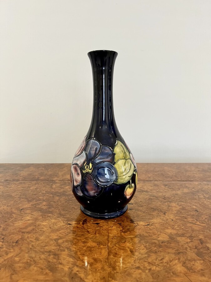 Antique Stunning antique quality Moorcroft vase 