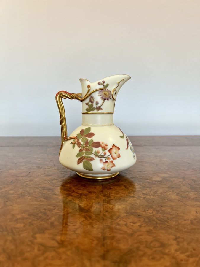 Antique Fantastic quality antique Victorian Royal Worcester cleft jug 