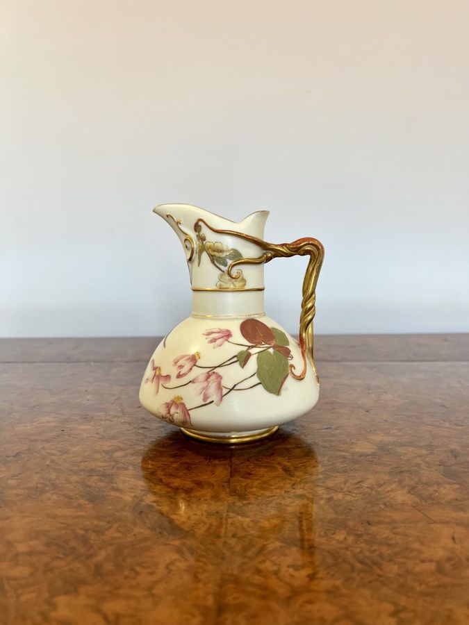 Antique Fantastic quality antique Victorian Royal Worcester cleft jug 