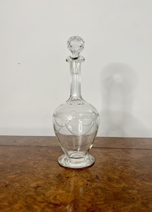 Fine quality antique Victorian glass decanter