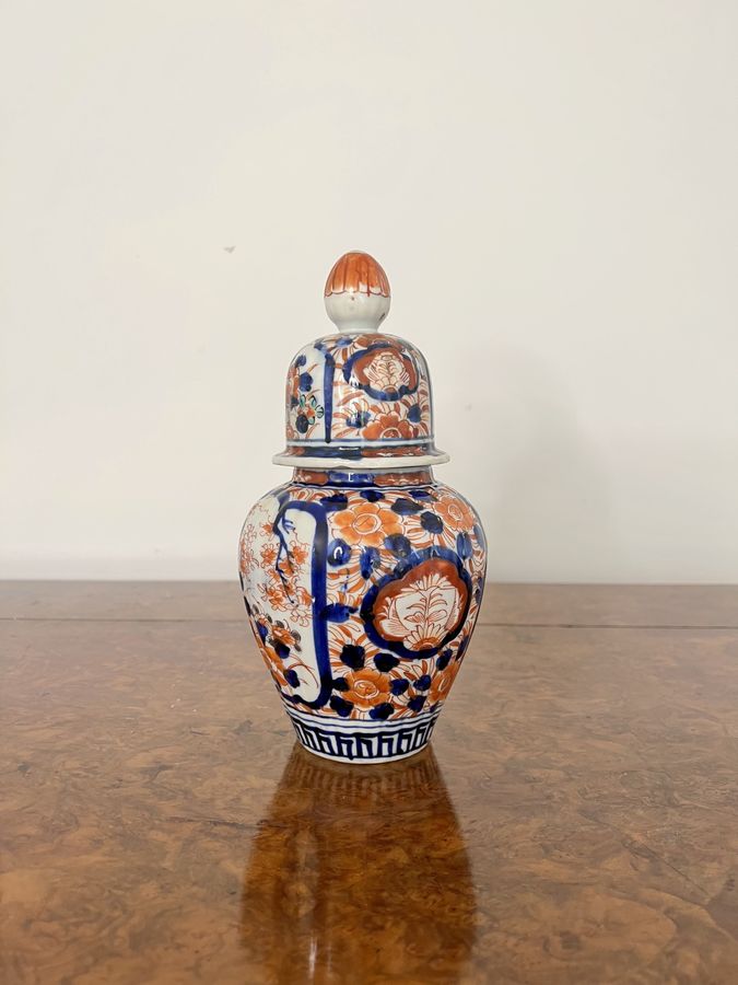 Antique Stunning quality antique Japanese imari lidded vase