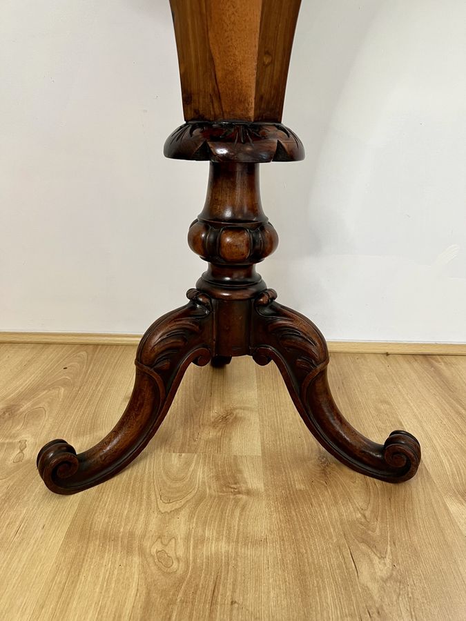 Antique Fantastic quality antique Victorian burr walnut trumpet work table 