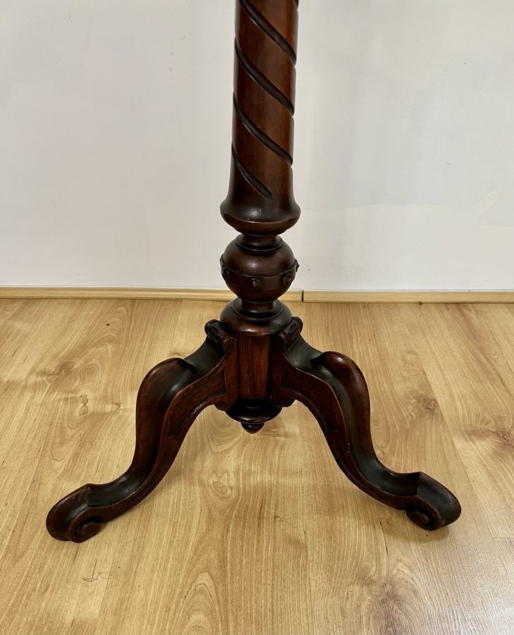 Antique Antique Victorian quality burr walnut marquetry inlaid lamp table 