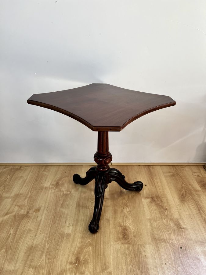 Antique Antique Victorian quality mahogany lamp table 