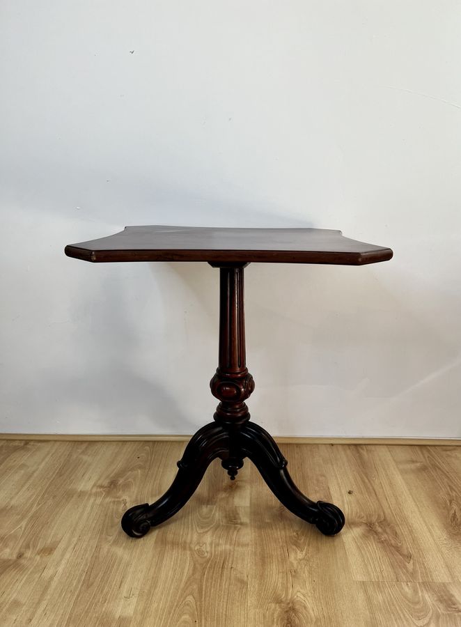 Antique Antique Victorian quality mahogany lamp table 