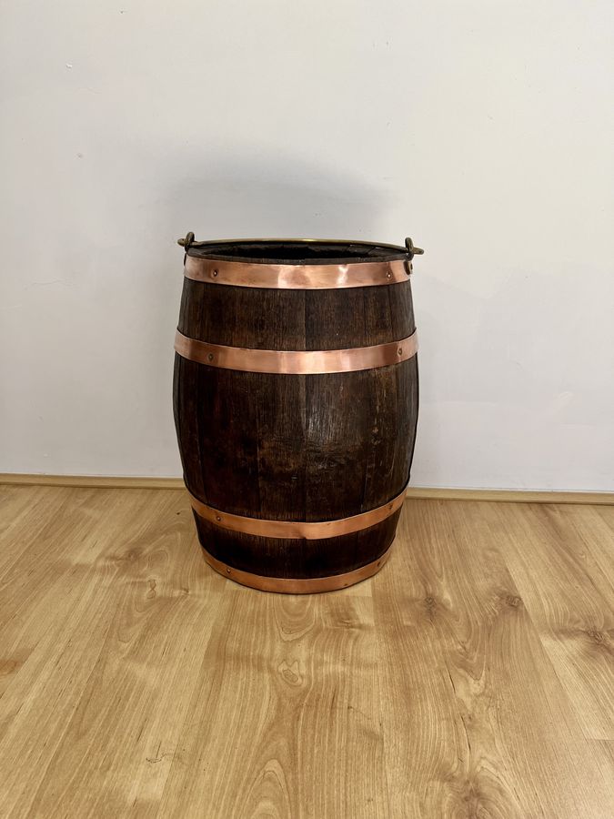 Fantastic quality antique Victorian oak log bin with copper bands
