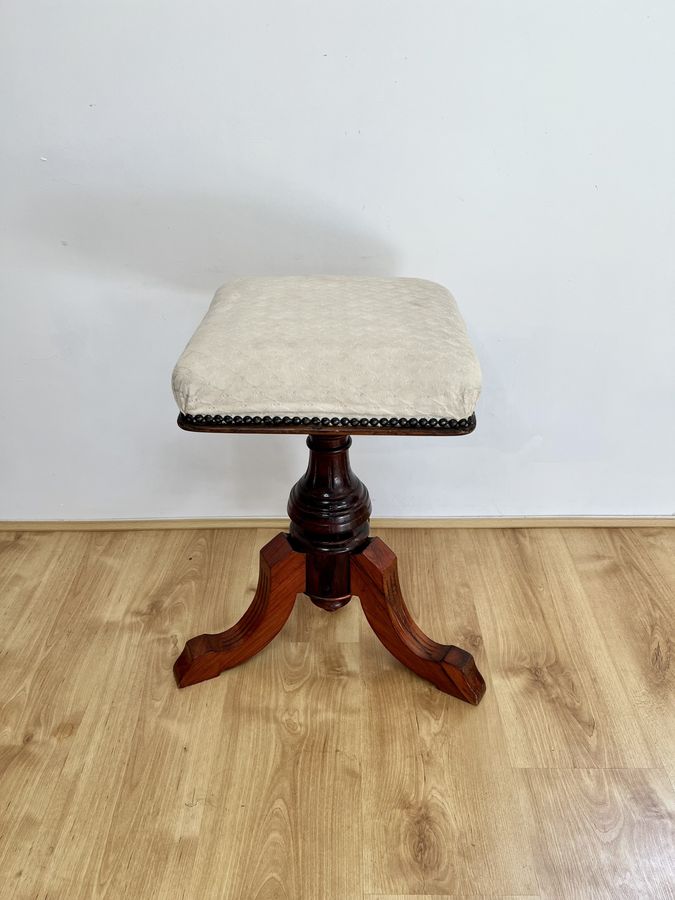 Antique Antique Victorian quality mahogany revolving piano stool 
