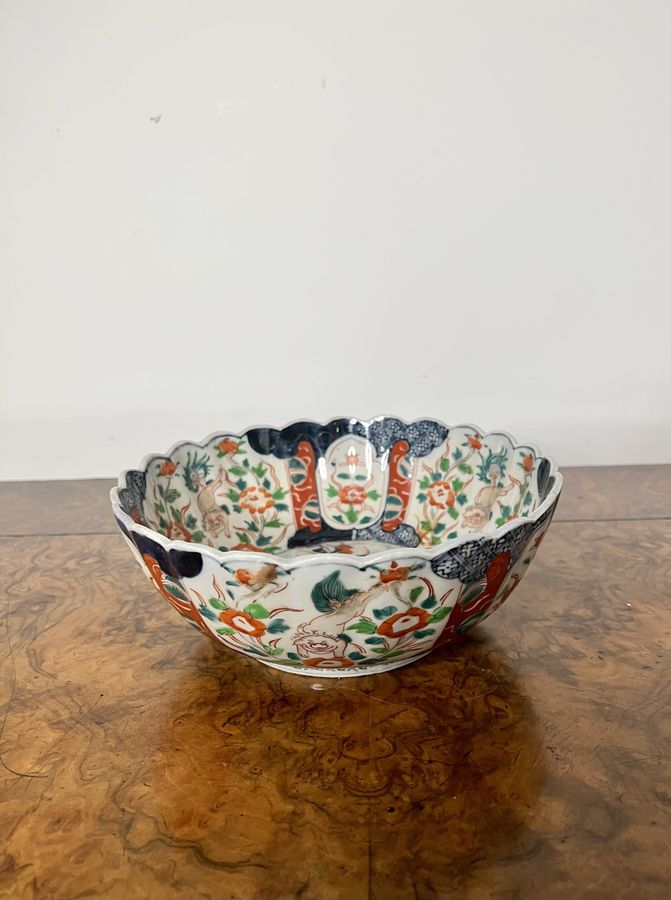 Antique Quality antique Japanese Imari bowl with a scalloped shape edge 