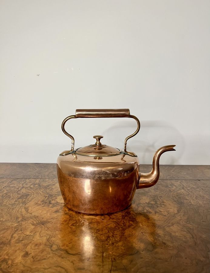 Quality antique George III small copper kettle