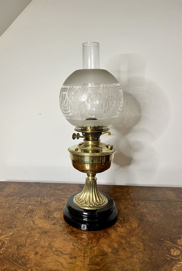 Antique Lovely quality antique Victorian brass oil lamp 