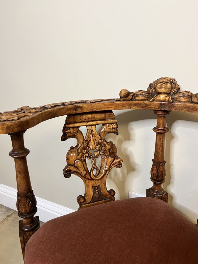 Antique Antique Victorian quality carved walnut Italian corner chair 
