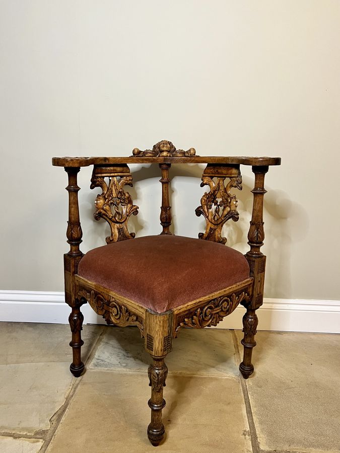 Antique Antique Victorian quality carved walnut Italian corner chair 