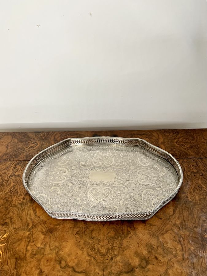 Antique Lovely antique Edwardian quality silver plated engraved tray 