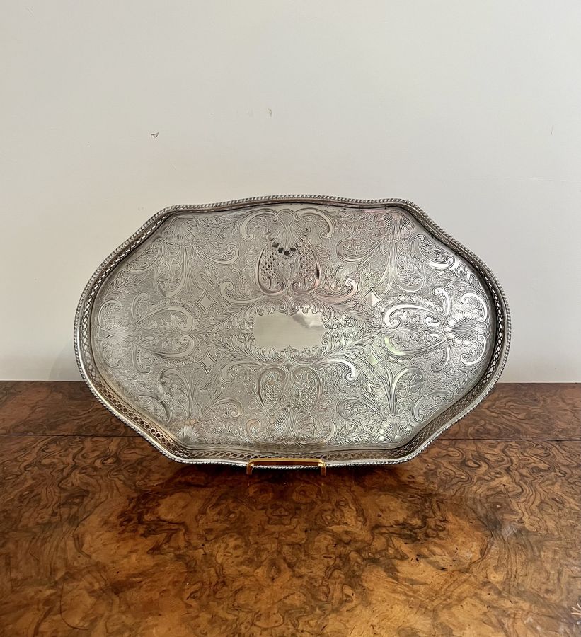 Antique Lovely antique Edwardian quality silver plated engraved tray 