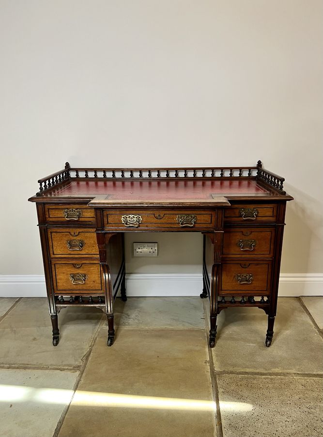 Antique Antique Victorian quality walnut leather top freestanding kneehole desk 