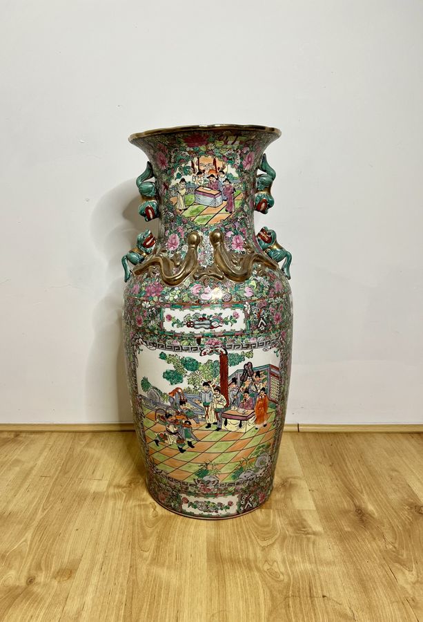 Antique Fantastic pair of antique large Chinese floor standing vases 