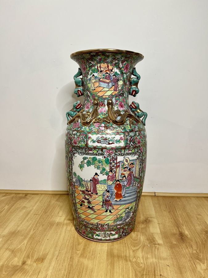 Antique Fantastic pair of antique large Chinese floor standing vases 