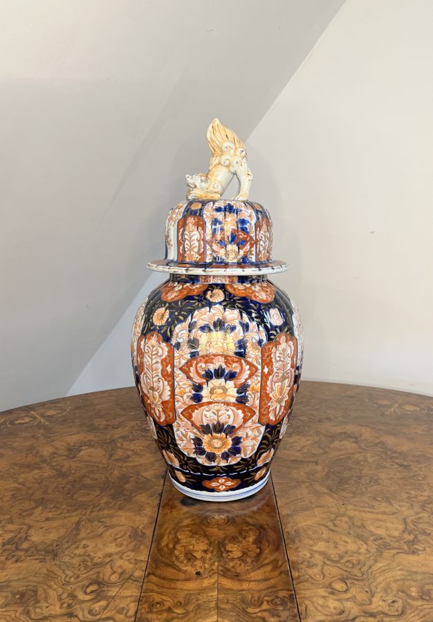 Outstanding quality large antique Japanese imari vase