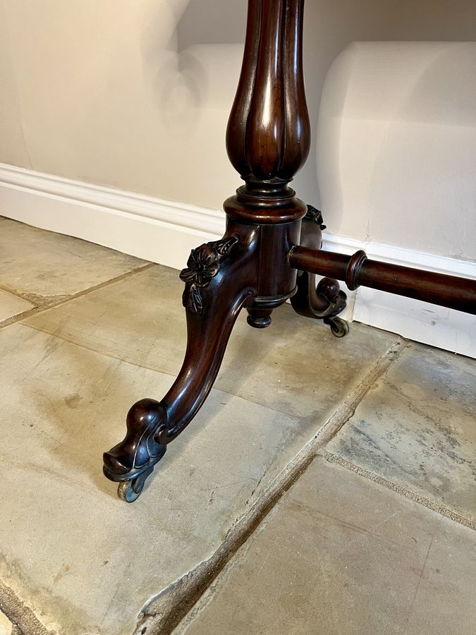 Antique Antique Victorian quality rosewood centre table 
