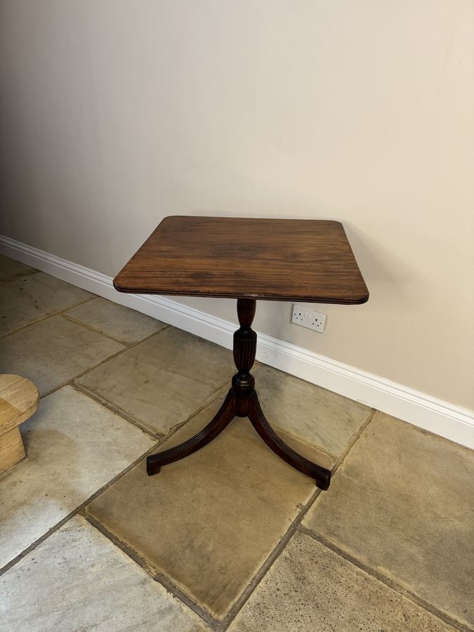 Antique Elegant antique Regency quality mahogany lamp table 