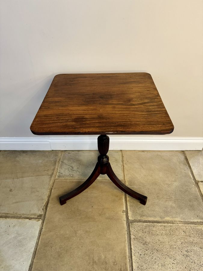 Antique Elegant antique Regency quality mahogany lamp table 