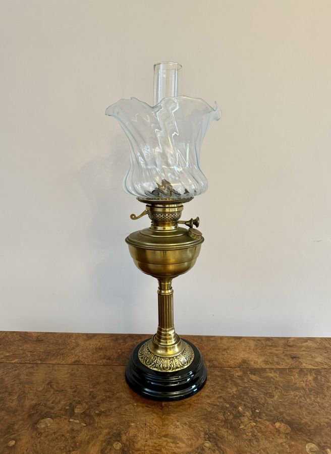 Pretty antique Edwardian quality oil lamp