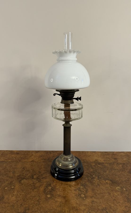 Antique Wonderful quality antique Victorian oil lamp