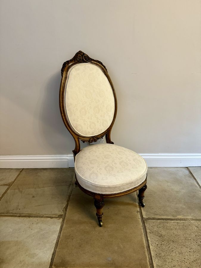 Antique Beautiful quality antique Victorian carved walnut ladies chair 