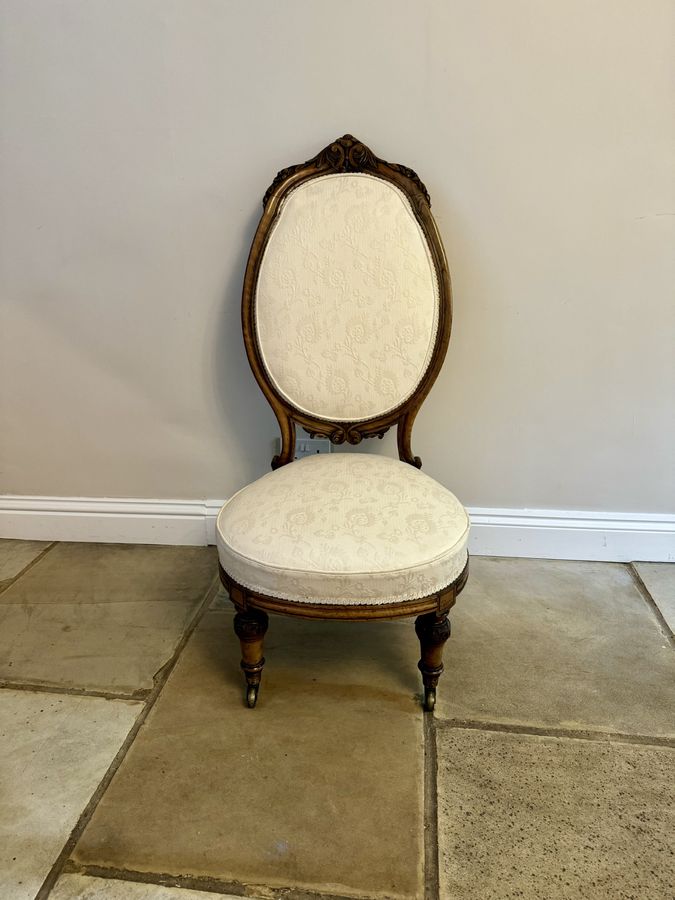 Antique Beautiful quality antique Victorian carved walnut ladies chair 