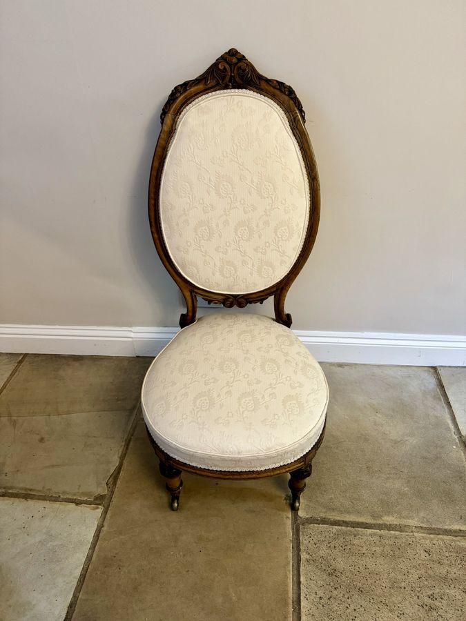 Antique Beautiful quality antique Victorian carved walnut ladies chair 