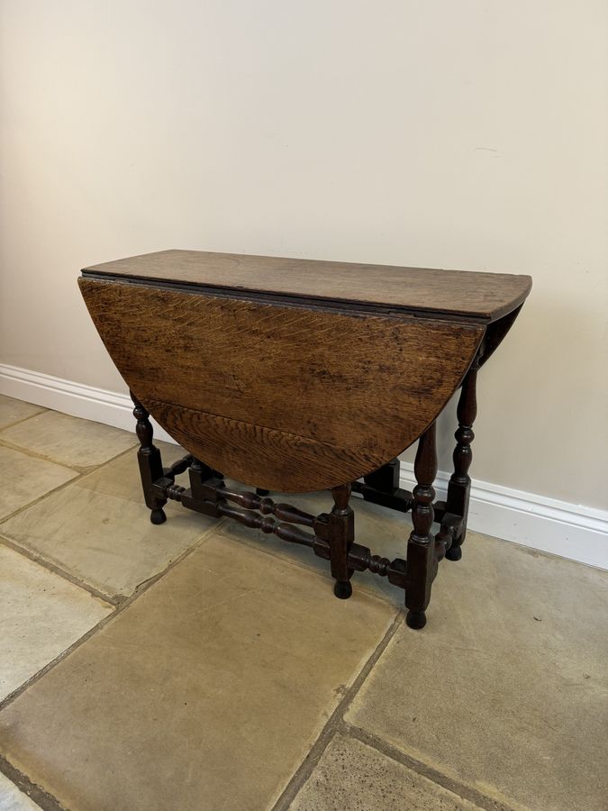 Antique 18th century quality antique oak drop leaf dining table 