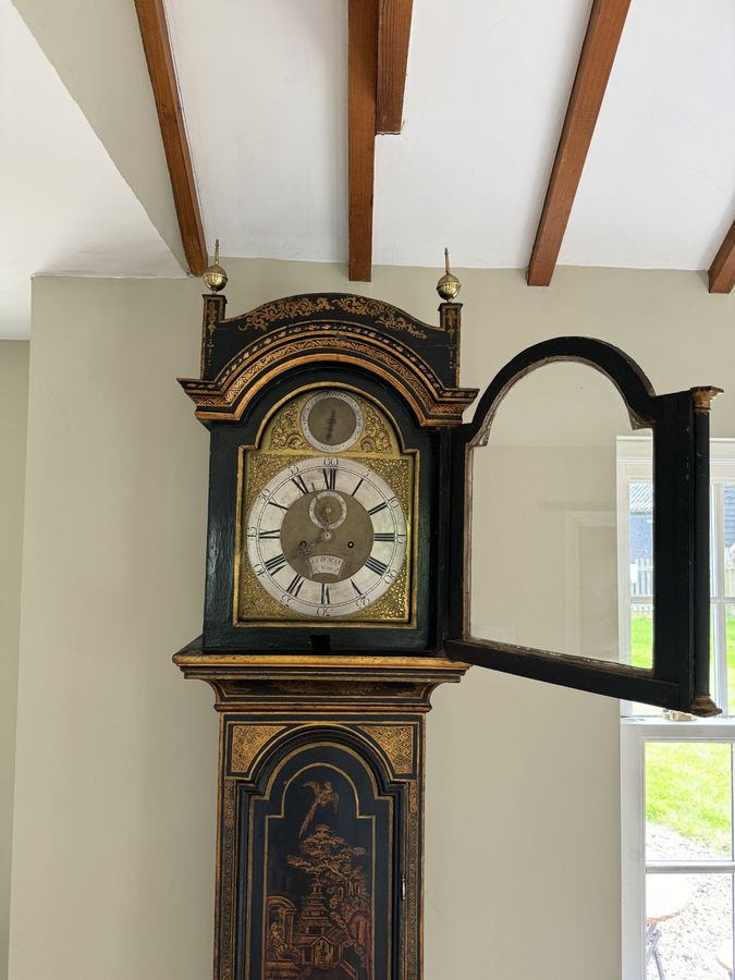 Antique Fantastic quality antique George III lacquered and chinoiserie decorated longcase clock